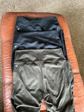 Fabletics power hold leggings   Lot of 3